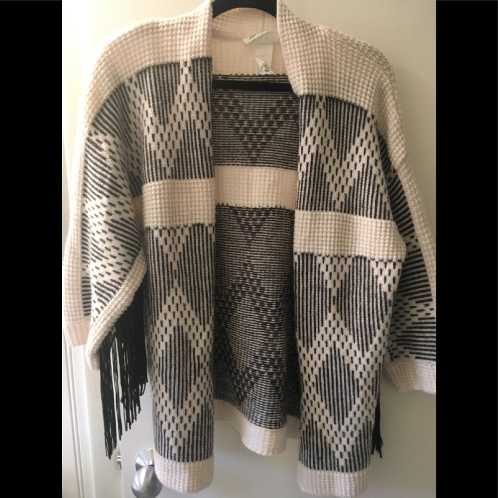 Knitted tassel sweater